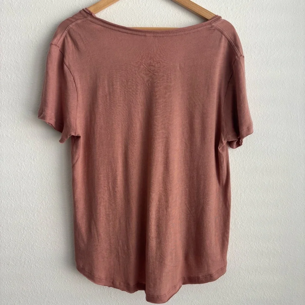 ALO Yoga Rosewater Playa Tee Mauve Short Sleeve Modal Supima Cotton Blend Top M